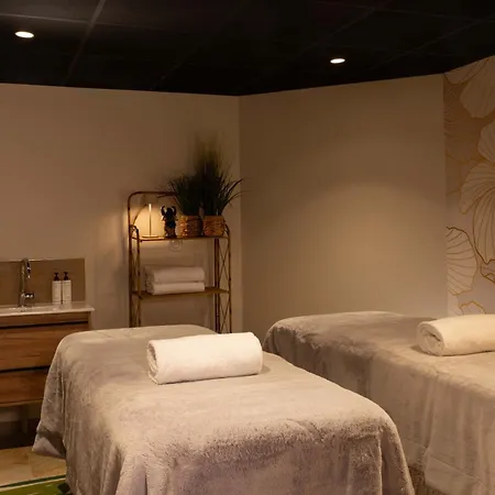 Chateau Saint Gilles - Bayeux 4* Guéron