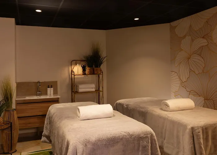 Chateau Saint Gilles - Bayeux 4* Guéron