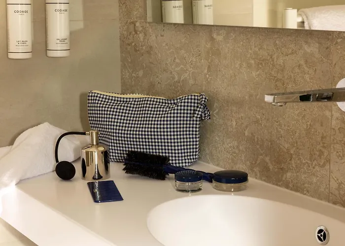 Chateau Saint Gilles - Bayeux 4* Guéron